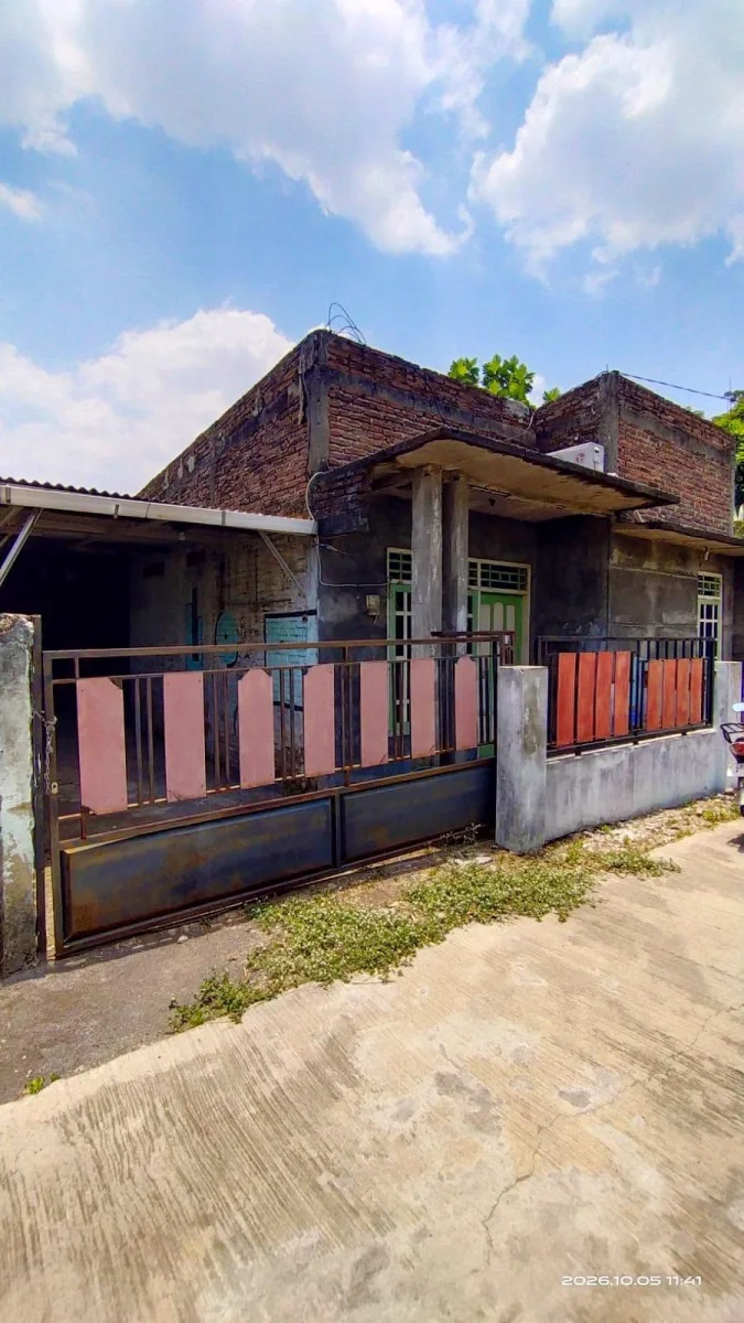 Dijual rumah 2 kamar + 3 kamar  kost